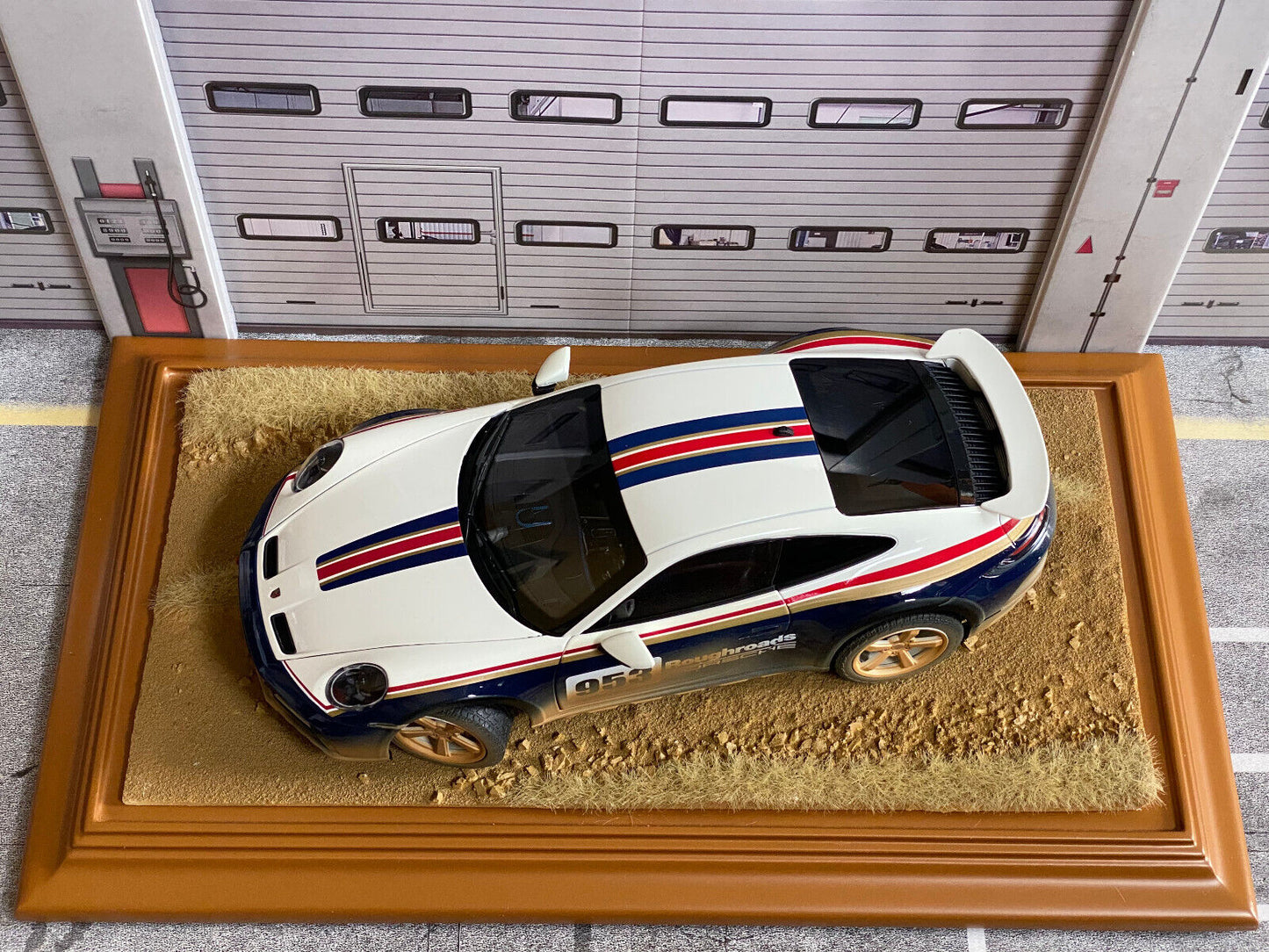 Porsche 911 Dakar Roughroads Norev 500 EXCLUWEB #103 187243 + Vitrine NEU 1:18