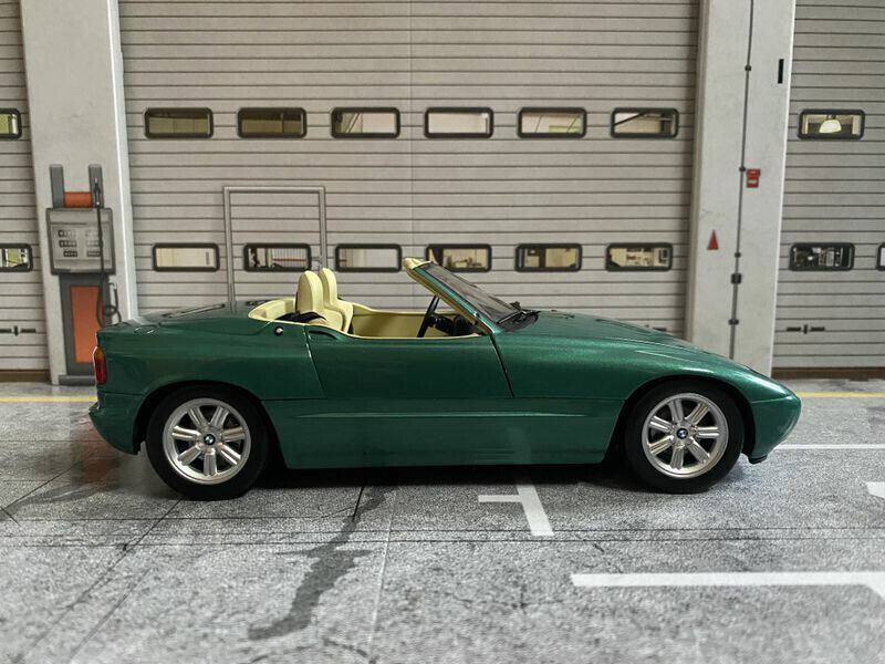 BMW Z1 Roadster URGRÜN 1989-1991 DieCast Metall 80430148536 Minichamps 1:18