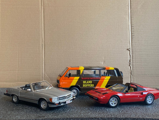 3er-Set Magnum´s Ferrari 308 GTS Rick´s Mercedes Benz SL R107 TC´s VW Bus T3 Umbau 1:18
