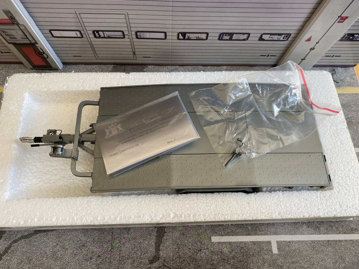 Anhänger Autoanhänger Trailer Ellebi LBA 1950 LM111 Laudoracing gebraucht 1:18