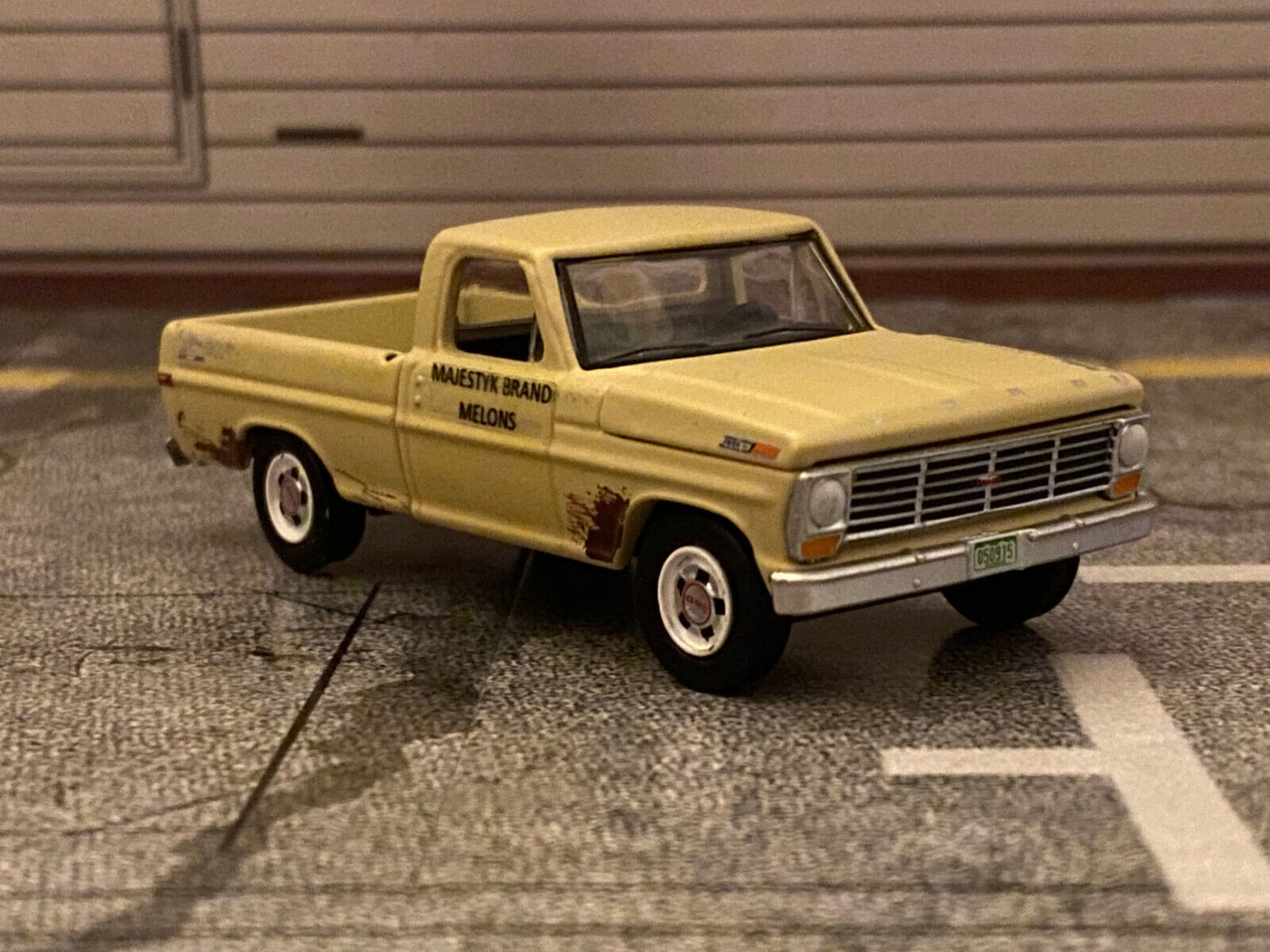 Ford F-100 Mr. Majestyk Charles Bronson Das Gesetz bin ich Einzelstück 1:64