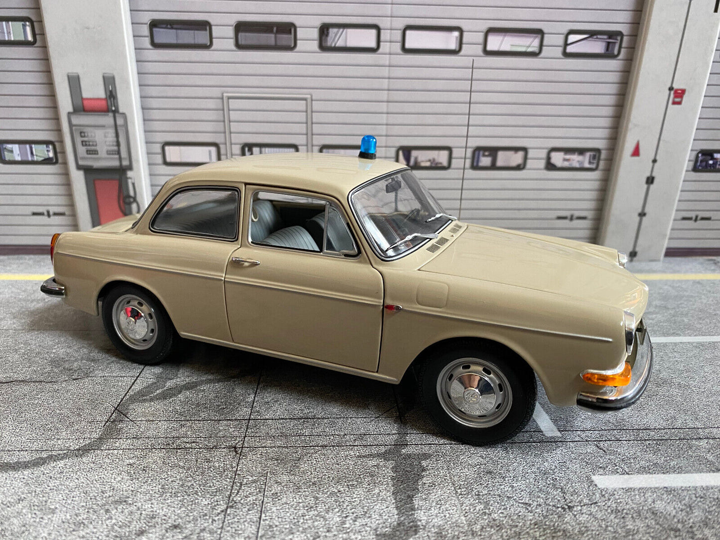 Blaulicht (ohne Funktion) transparent Zivilpolizei Polizei Diorama Tuning 1:18