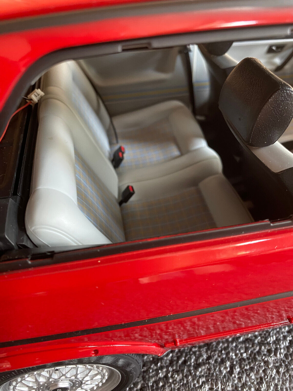 VW Golf 2 GTI (Typ 19E) mit BBS Felgen teilweise montiert Metall (partially built metal) Hachette 1:8