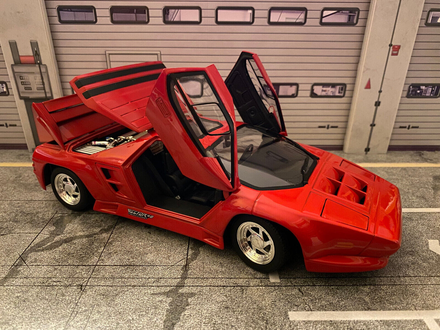 Vector Twin Turbo W8 aus dem Film "Die Wiege der Sonne" (Rising Sun) Ricko 1:18