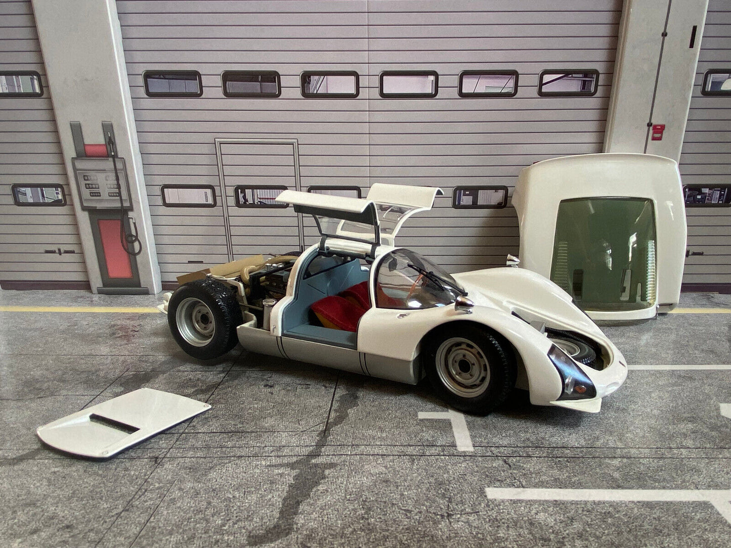 Porsche 906 Carrera 6 Straßenversion weiß WAP0210100C Dealer Neu in OVP 1:18