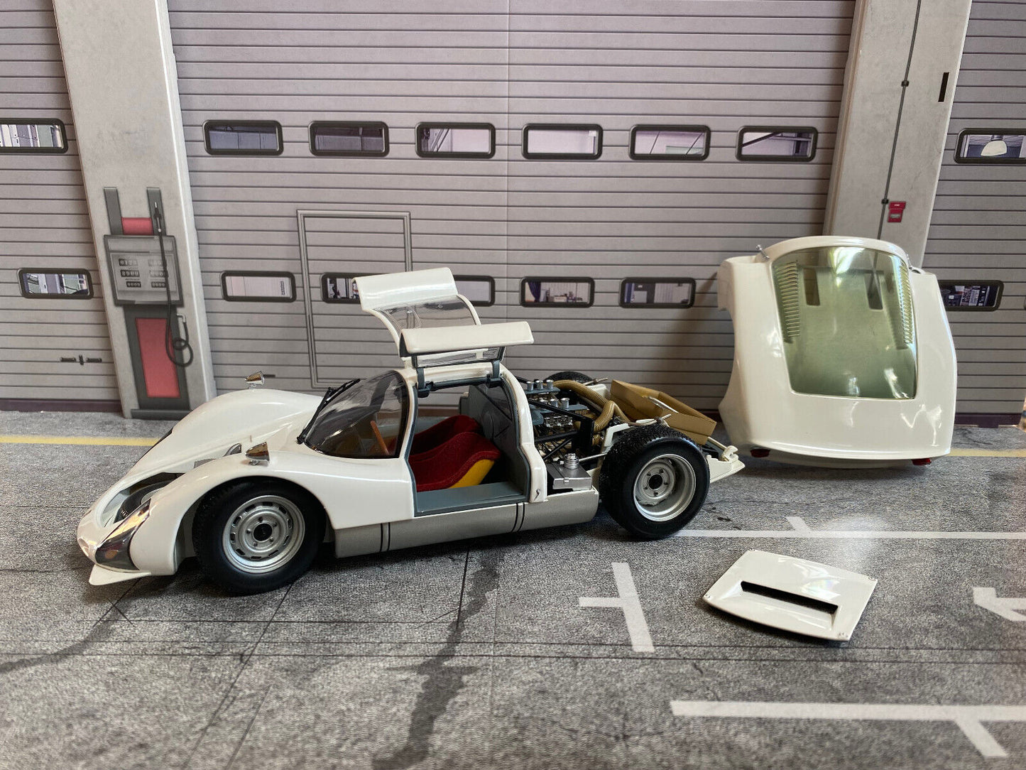 Porsche 906 Carrera 6 Straßenversion weiß WAP0210100C Dealer Neu in OVP 1:18