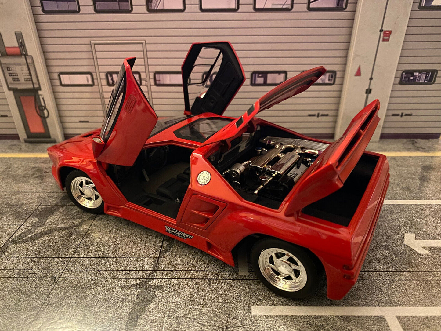 Vector Twin Turbo W8 aus dem Film "Die Wiege der Sonne" (Rising Sun) Ricko 1:18