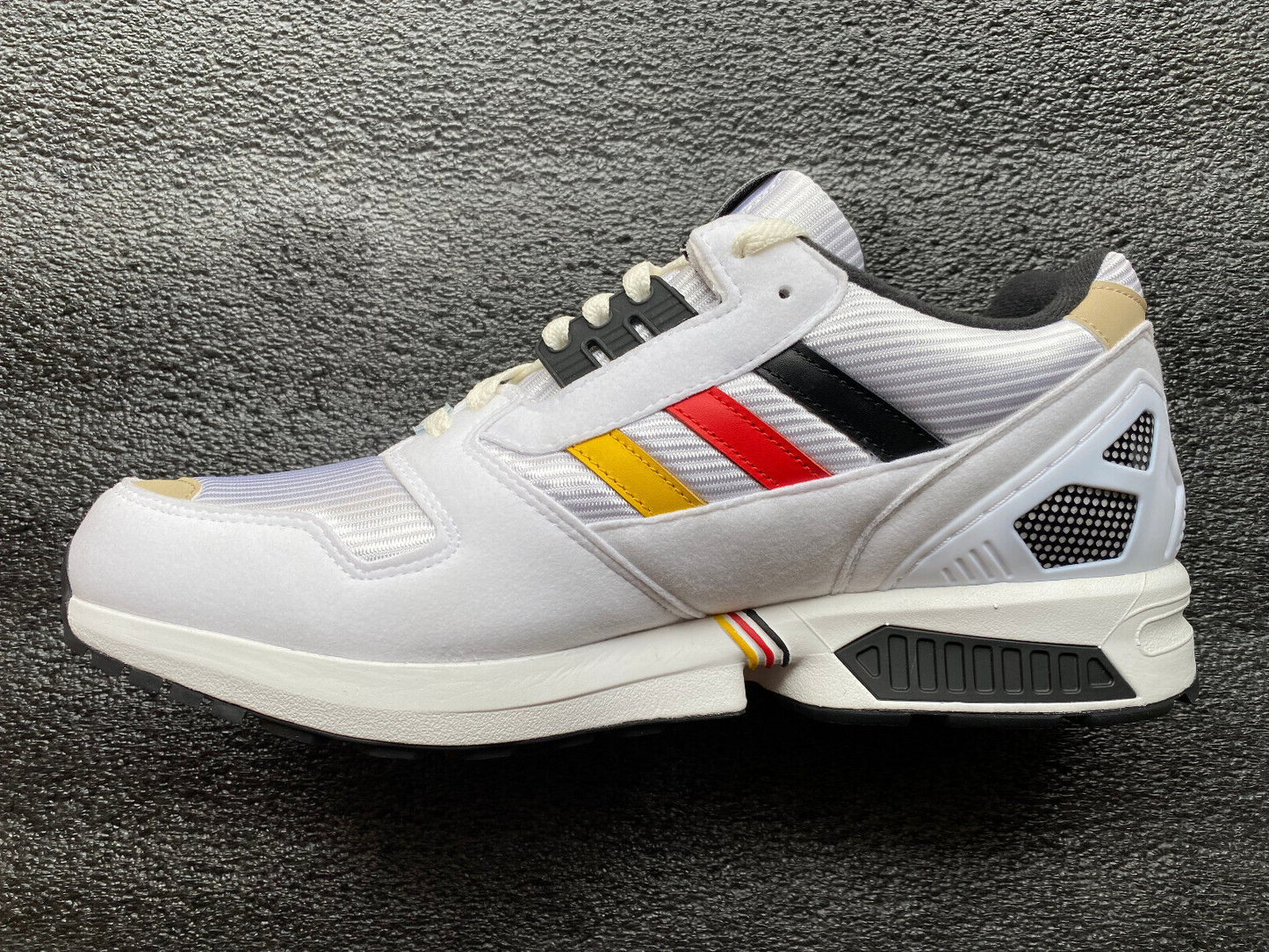 Adidas ZX 8000 Overkill Heimspiel Fußball EM 2024 JI4591 US 12 UK 11,5 EUR 46 ⅔