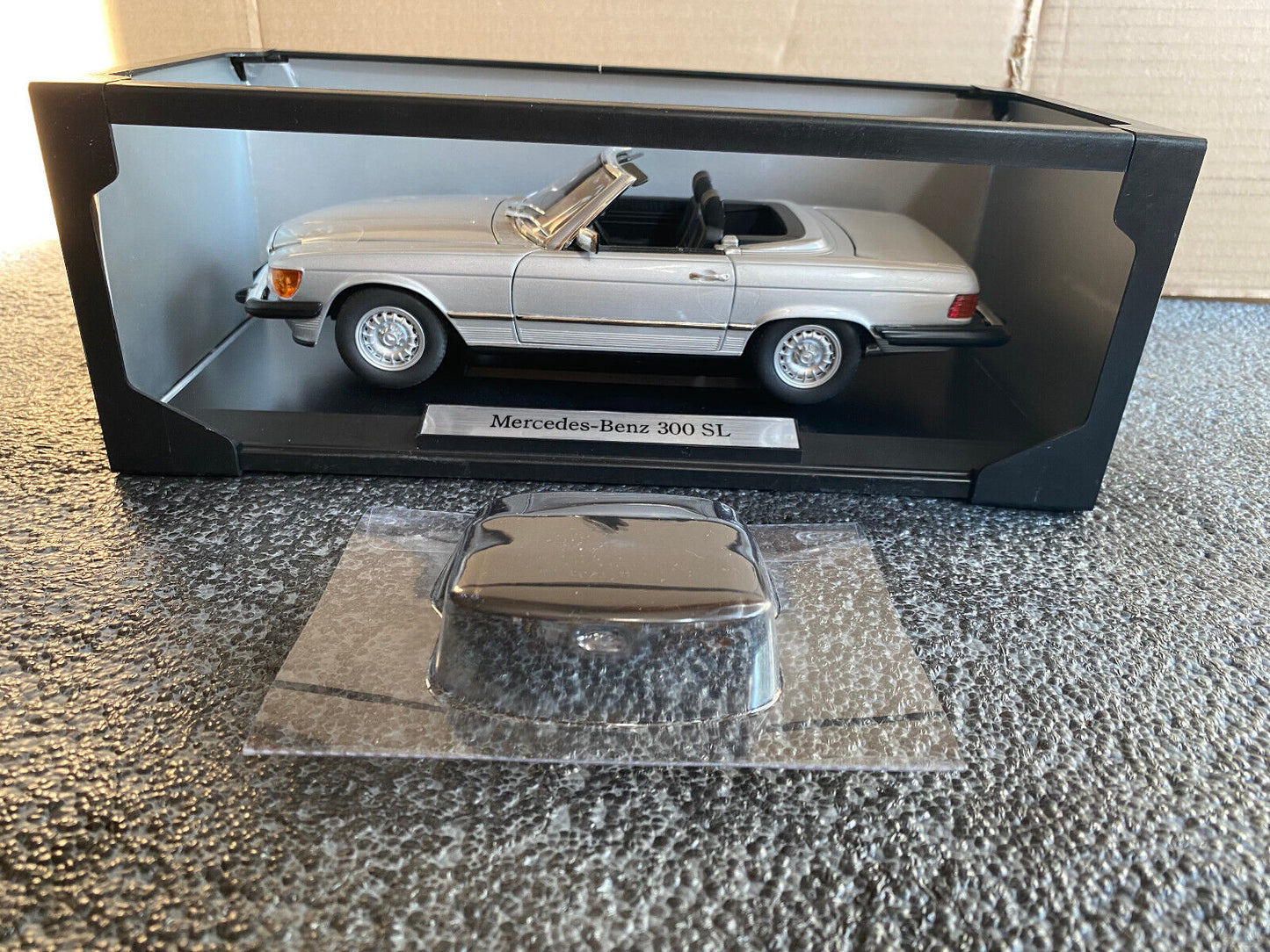 3er-Set Magnum´s Ferrari 308 GTS Rick´s Mercedes Benz SL R107 TC´s VW Bus T3 Umbau 1:18