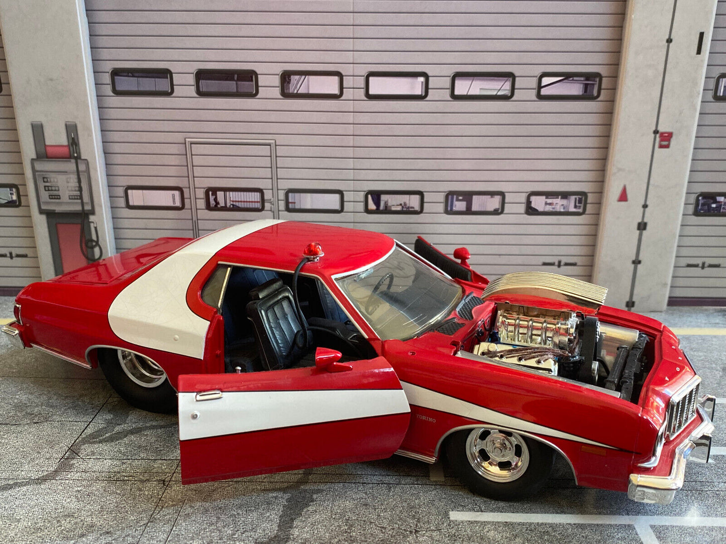 Ford Gran Torono Starsky & Hutch Dragster Umbau aus den USA 1:18