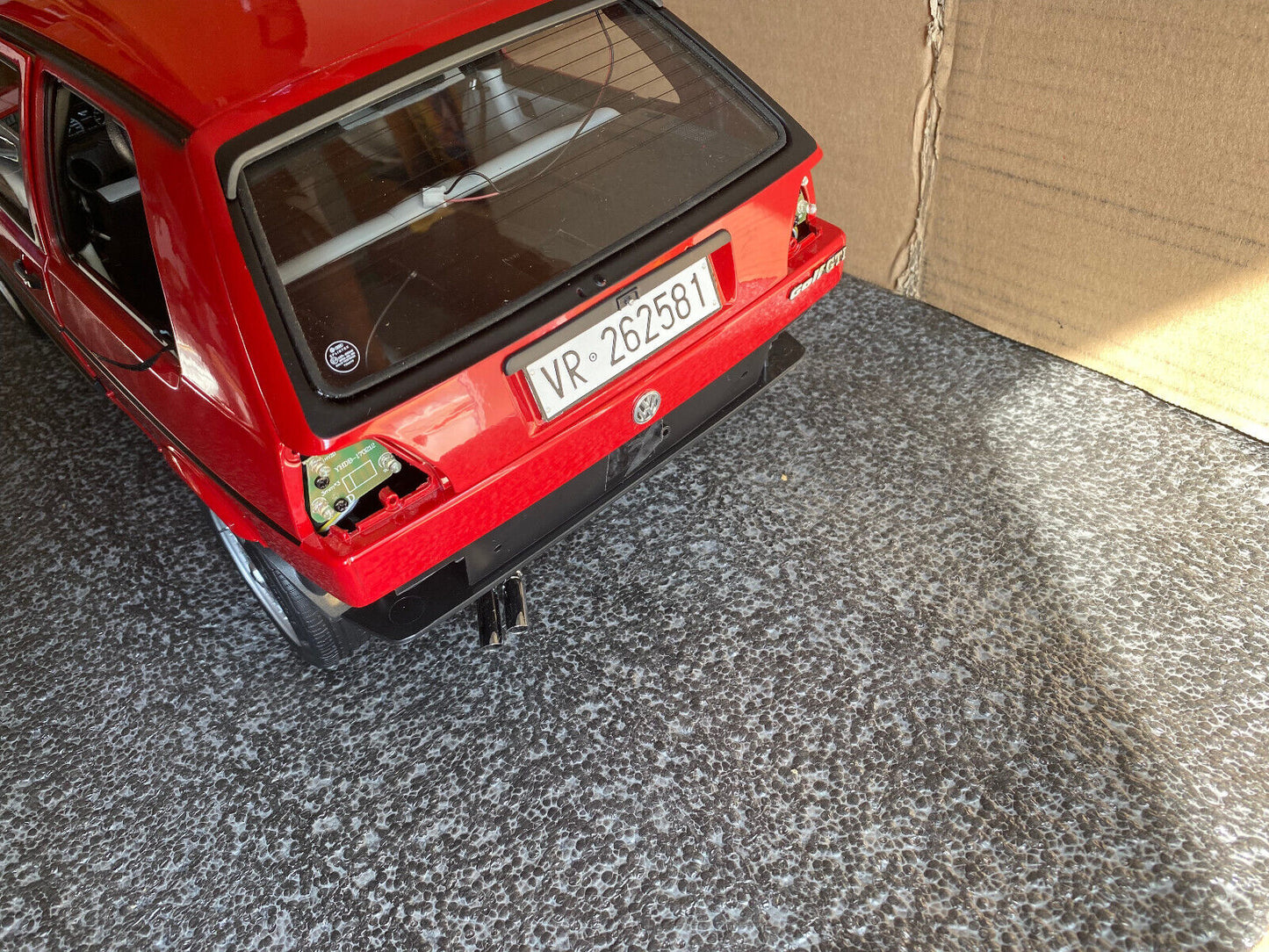 VW Golf 2 GTI (Typ 19E) mit BBS Felgen teilweise montiert Metall (partially built metal) Hachette 1:8