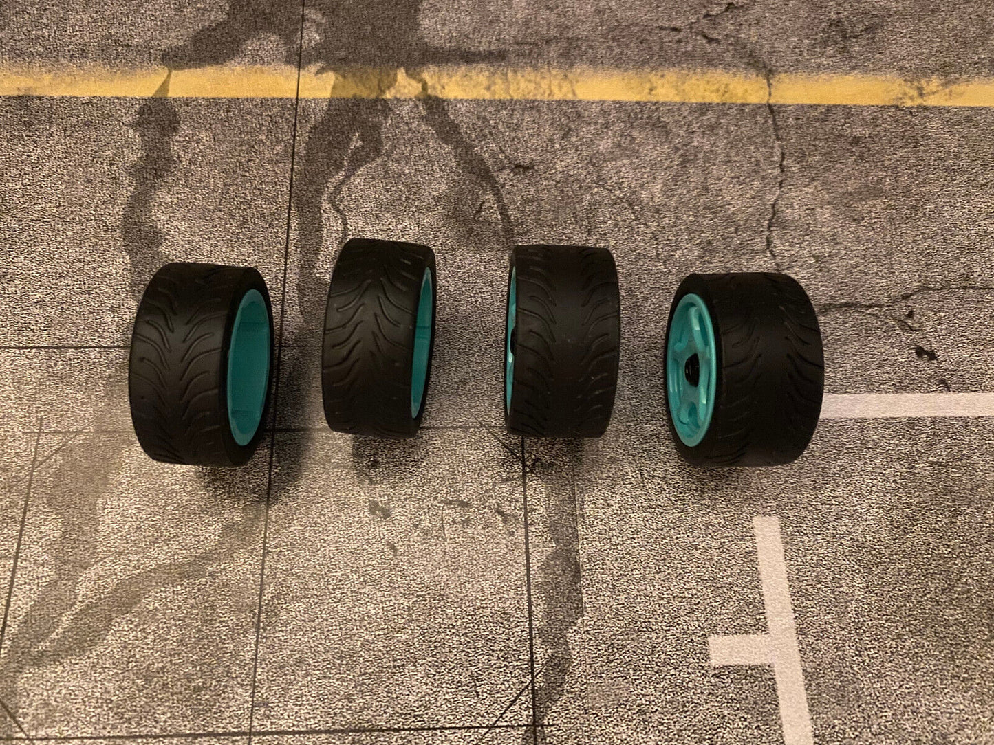 Rotiform Räder Felgen vom Golf G3V10 JP Performance für Tuning Minichamps 1:18