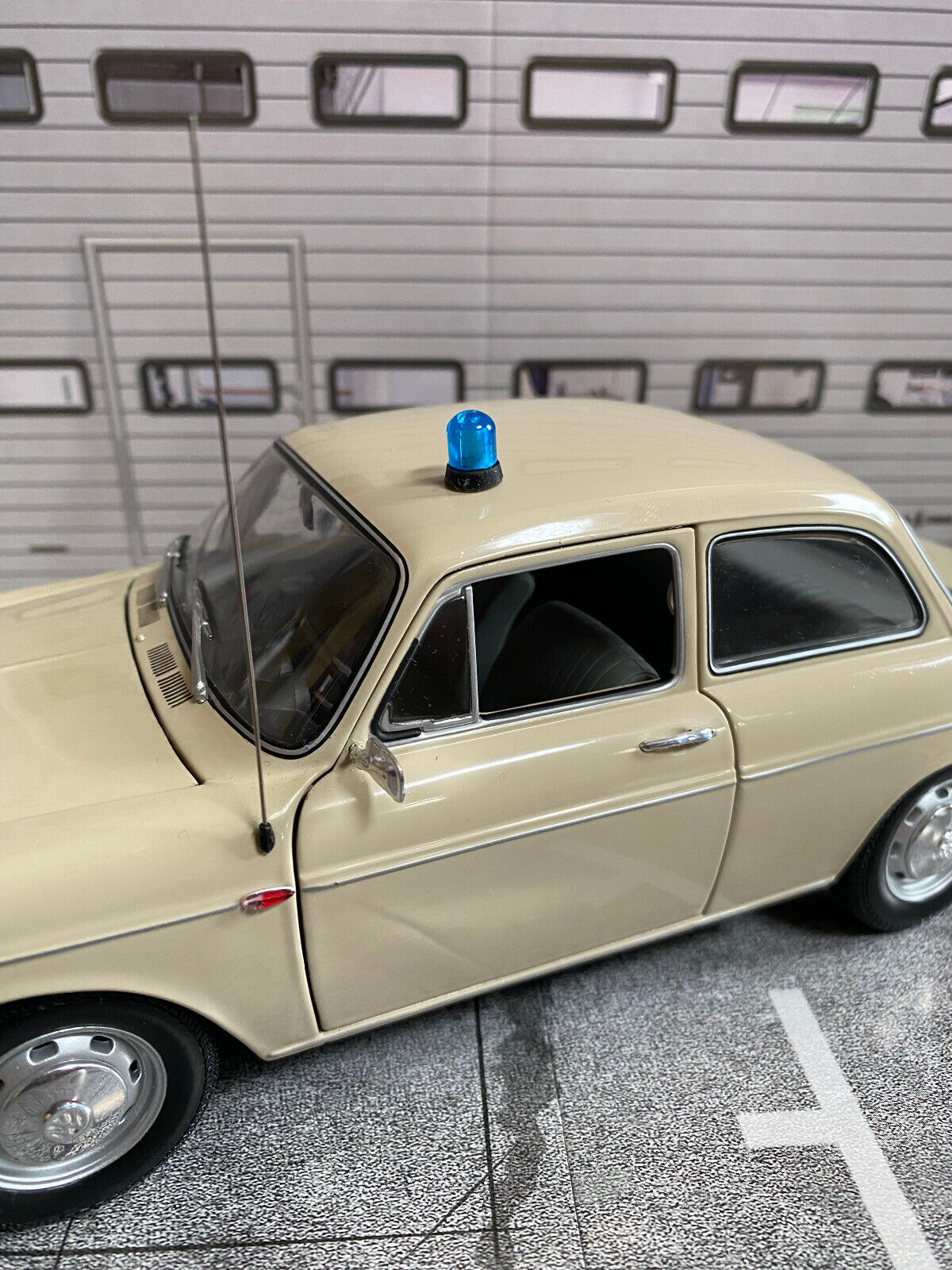Blaulicht (ohne Funktion) transparent Zivilpolizei Polizei Diorama Tuning 1:18