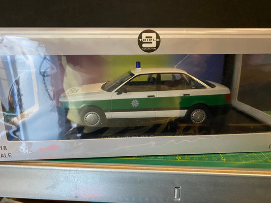 Audi 80 B3 Polizei Triple9 T9-1800345 Neu in OVP new in box 1:18