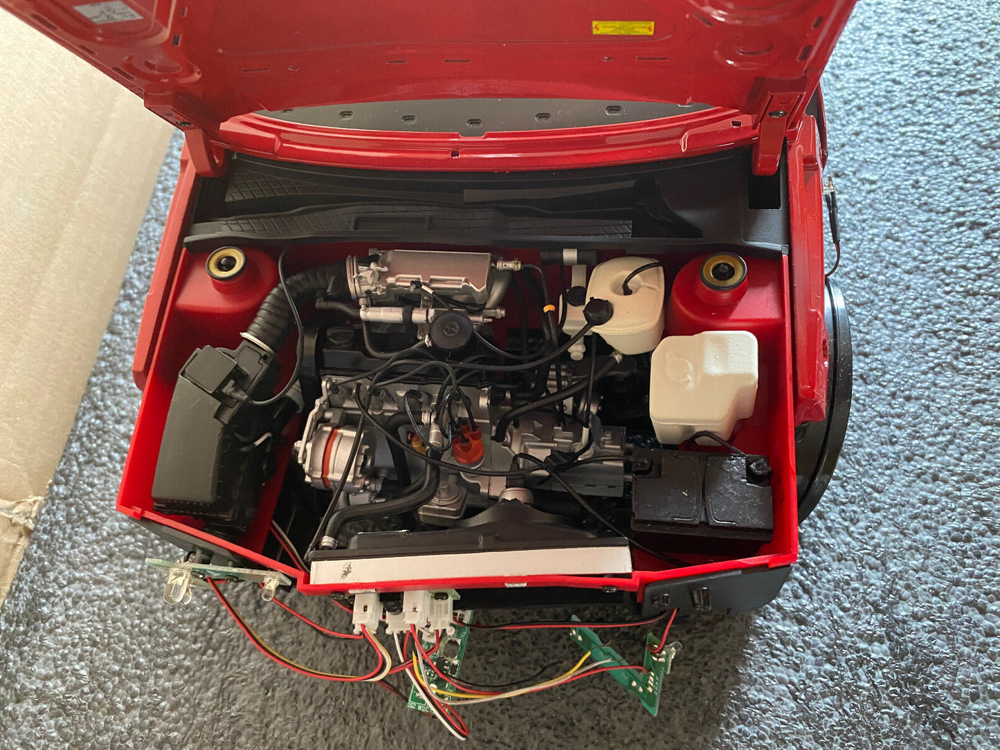 VW Golf 2 GTI (Typ 19E) mit BBS Felgen teilweise montiert Metall (partially built metal) Hachette 1:8