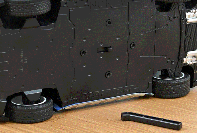 Porsche 911 Dakar Roughroads Norev 500 EXCLUWEB #103 187243 + Vitrine NEU 1:18