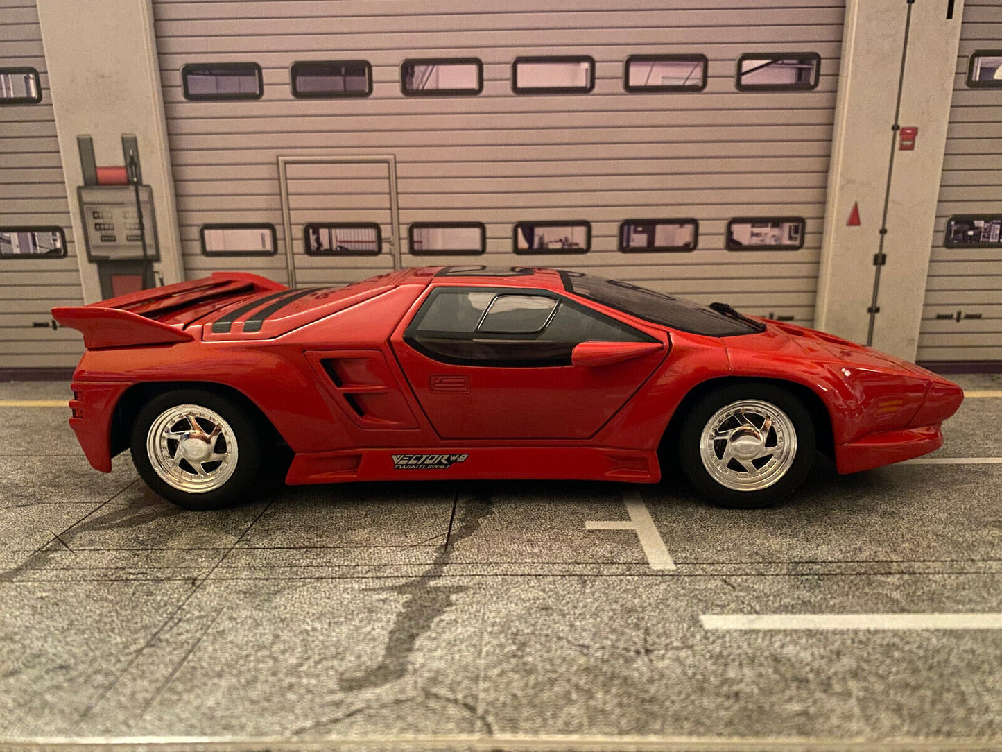 Vector Twin Turbo W8 aus dem Film "Die Wiege der Sonne" (Rising Sun) Ricko 1:18