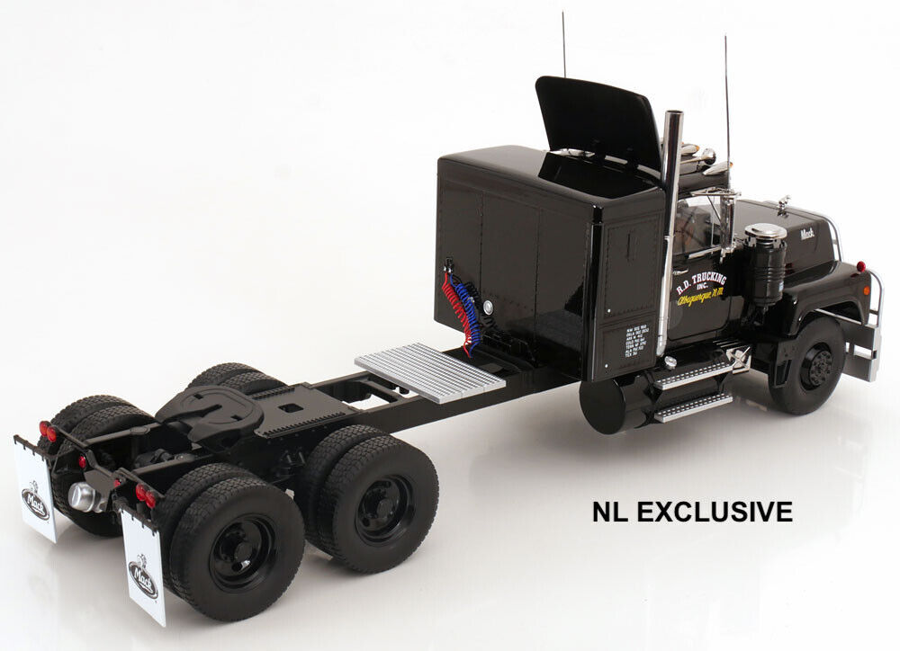 Mack RL 700L (1974) Rubber Duck aus dem Film CONVOY Road Kings Neu in OVP 1:18