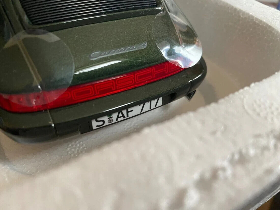 Porsche 911 Carrera 4 1992 Typ 964 Oakgrün Oakgreen ASIA EXCLUSIVE Norev 1:18