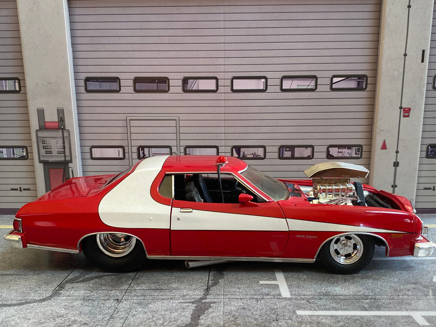 Ford Gran Torono Starsky & Hutch Dragster Umbau aus den USA 1:18