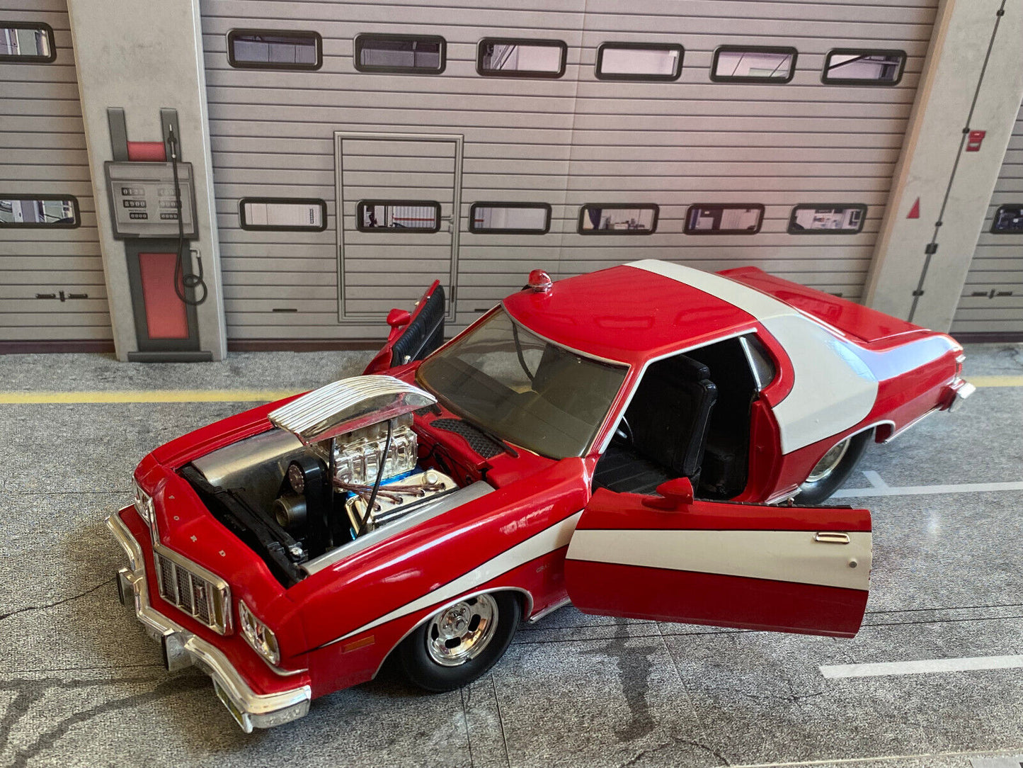 Ford Gran Torono Starsky & Hutch Dragster Umbau aus den USA 1:18