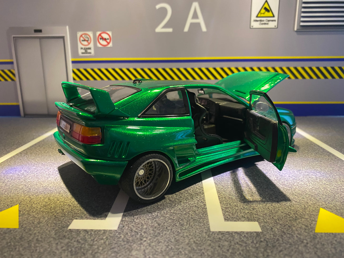 VW Corrado VR6 Rieger Breitbau mit Alufelgen "Candy Green" Tuning Umbau 1:18