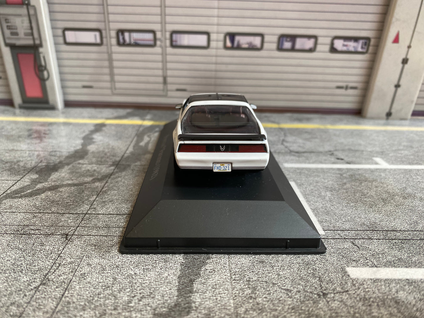 Jody Banks Pontiac Firebird aus der TV-Serie "Ein Colt für alle Fälle" Umbau 1:43