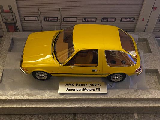 Schild AMC Pacer (1977) American Motors geprägt und selbstklebend für 1:18 Vitrine