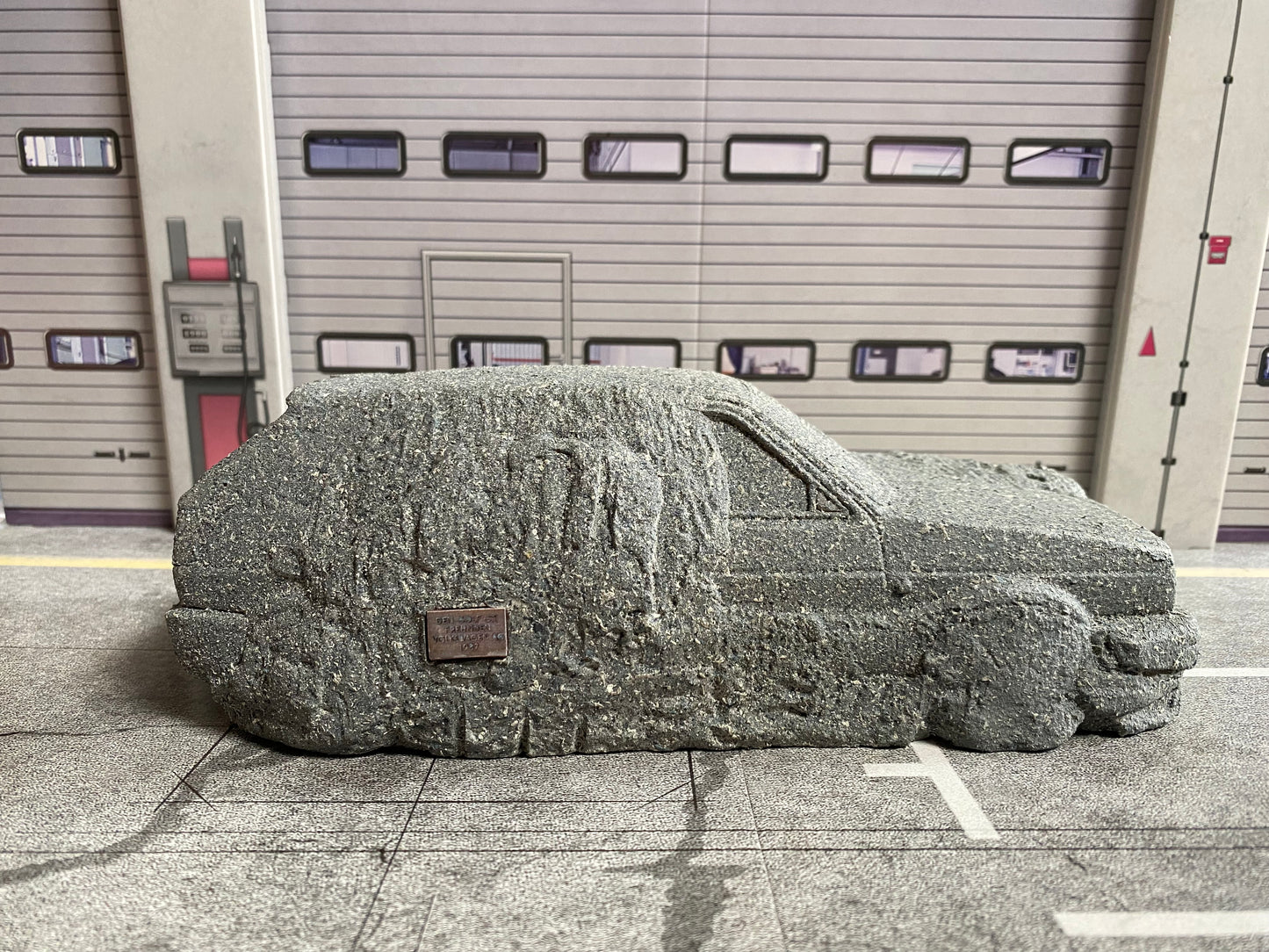 VW Golf 2 GTI "GRANIT GOLF" 1987 Wörthersee VW-Treffen Stein Denkmal Diorama II (Typ 19E) 1:18