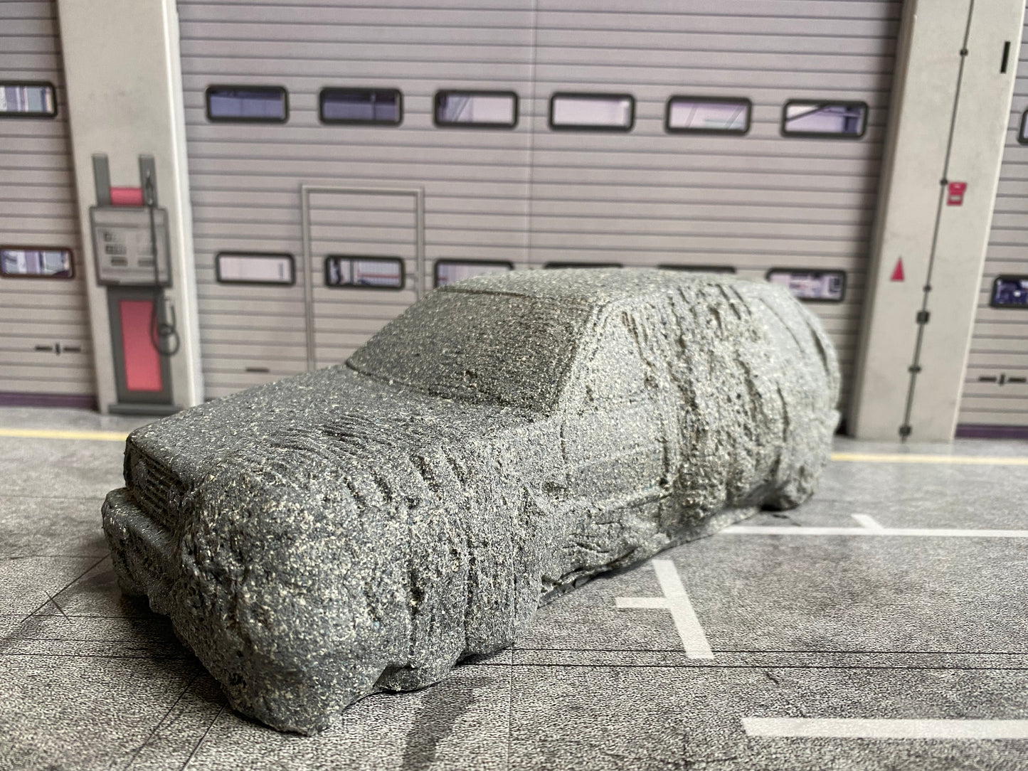 VW Golf 2 GTI "GRANIT GOLF" 1987 Wörthersee VW-Treffen Stein Denkmal Diorama II (Typ 19E) 1:18