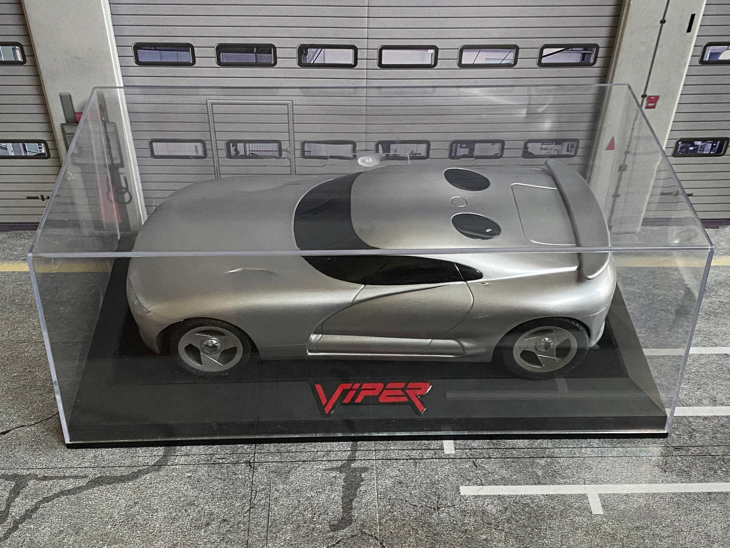 Dodge Viper Defender Morphed Viper RT/10 GTS aus TV-Serie VIPER ca. 1:18
