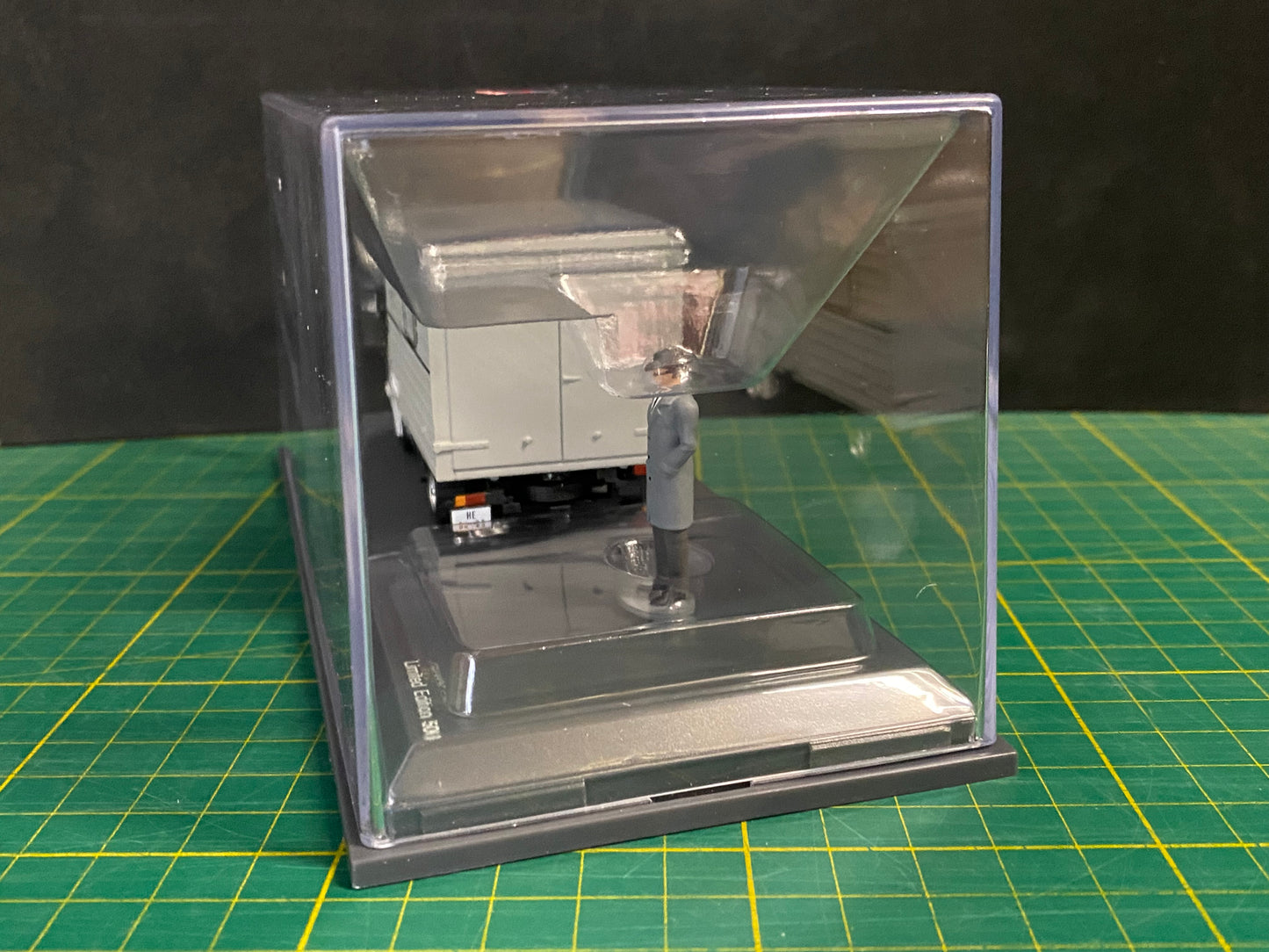 Barkas B 1000 + Figur DDR Staatssicherheit Stasi Schuco 450060500 Neu in OVP 1:43