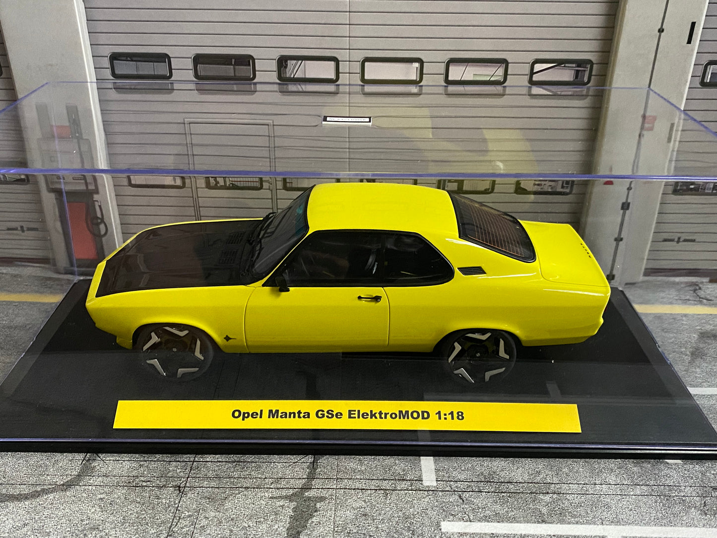 Opel Manta GSe ElektroMOD Ottomobile OT434 Neu in OVP new in box 1:18