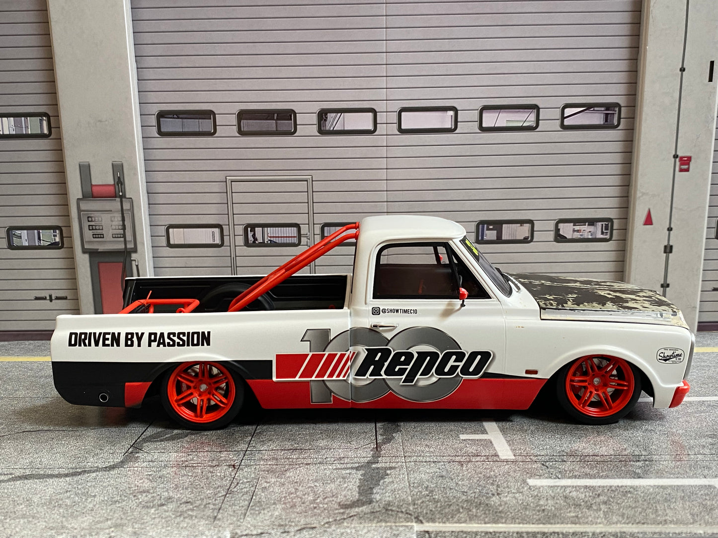 Chevrolet C-10 Repco ShowTime Custom Chevy C10 Pick Up 1 von 360 Neu in OVP 1:18