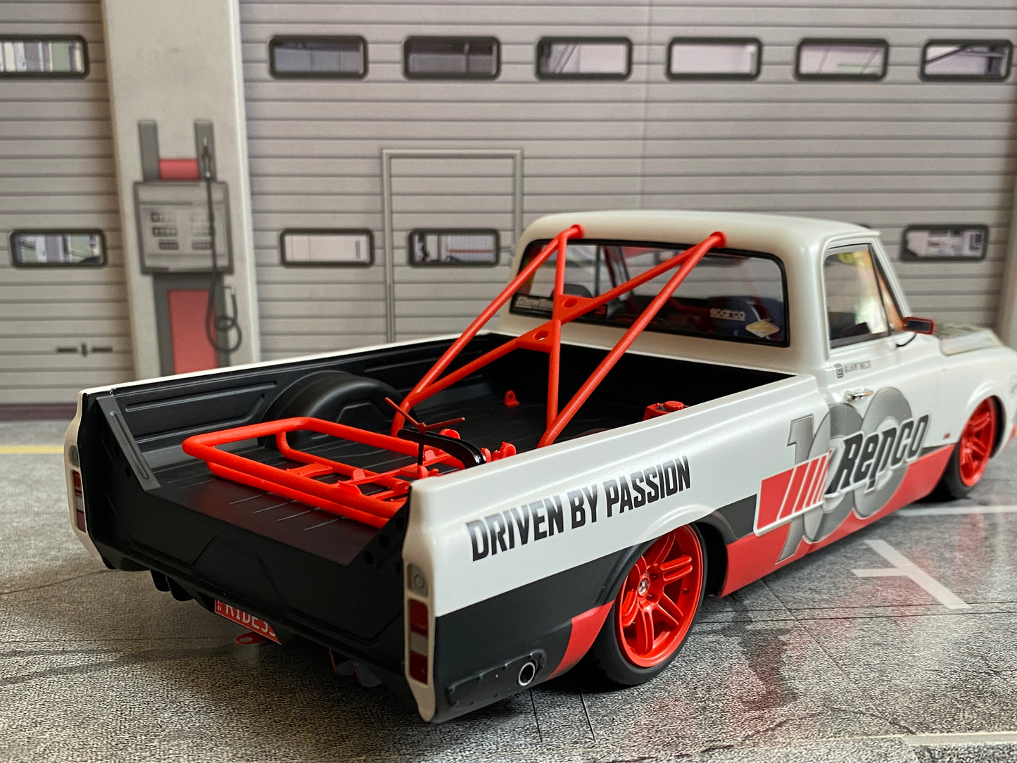 Chevrolet C-10 Repco ShowTime Custom Chevy C10 Pick Up 1 von 360 Neu in OVP 1:18