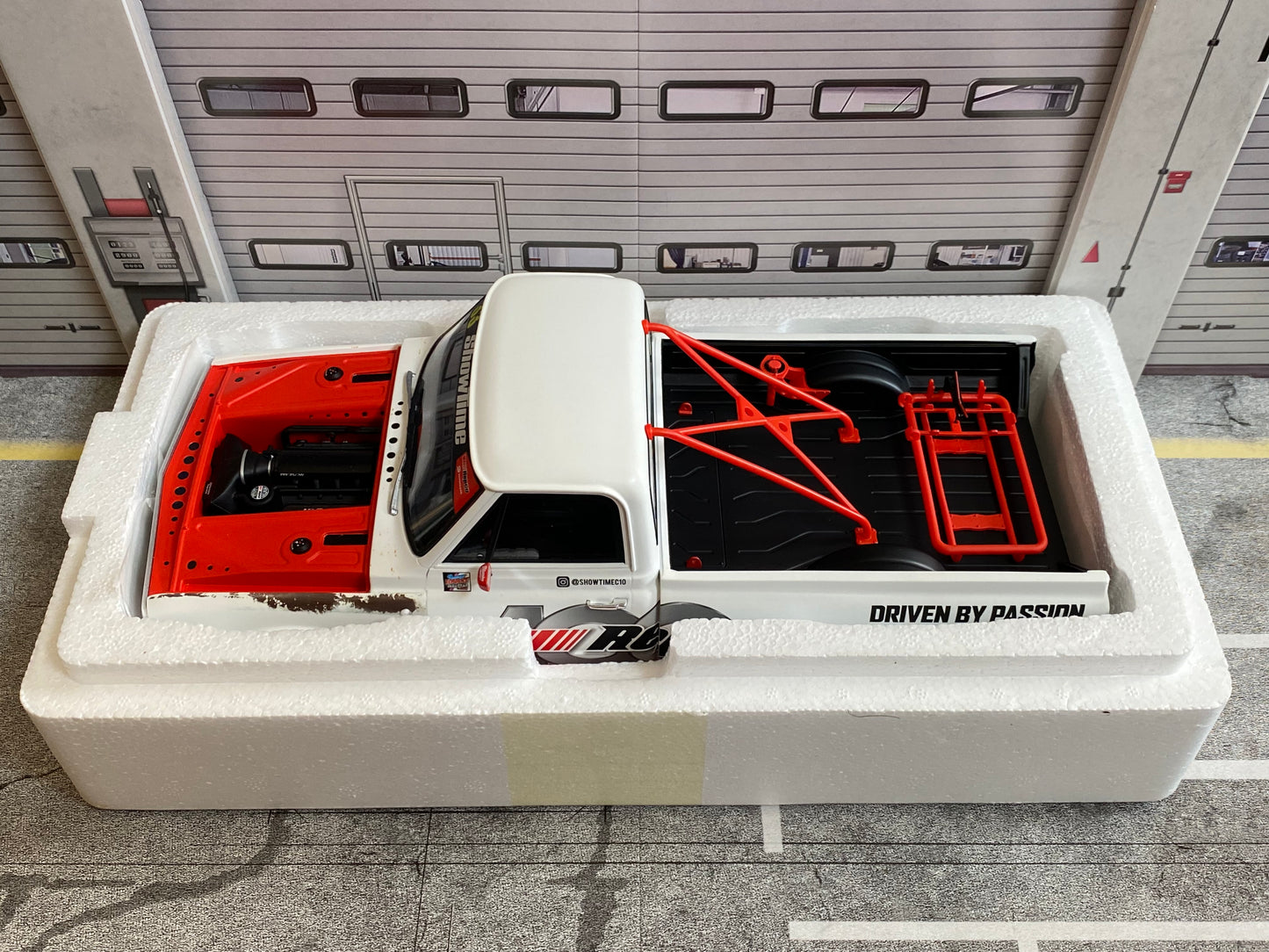 Chevrolet C-10 Repco ShowTime Custom Chevy C10 Pick Up 1 von 360 Neu in OVP 1:18