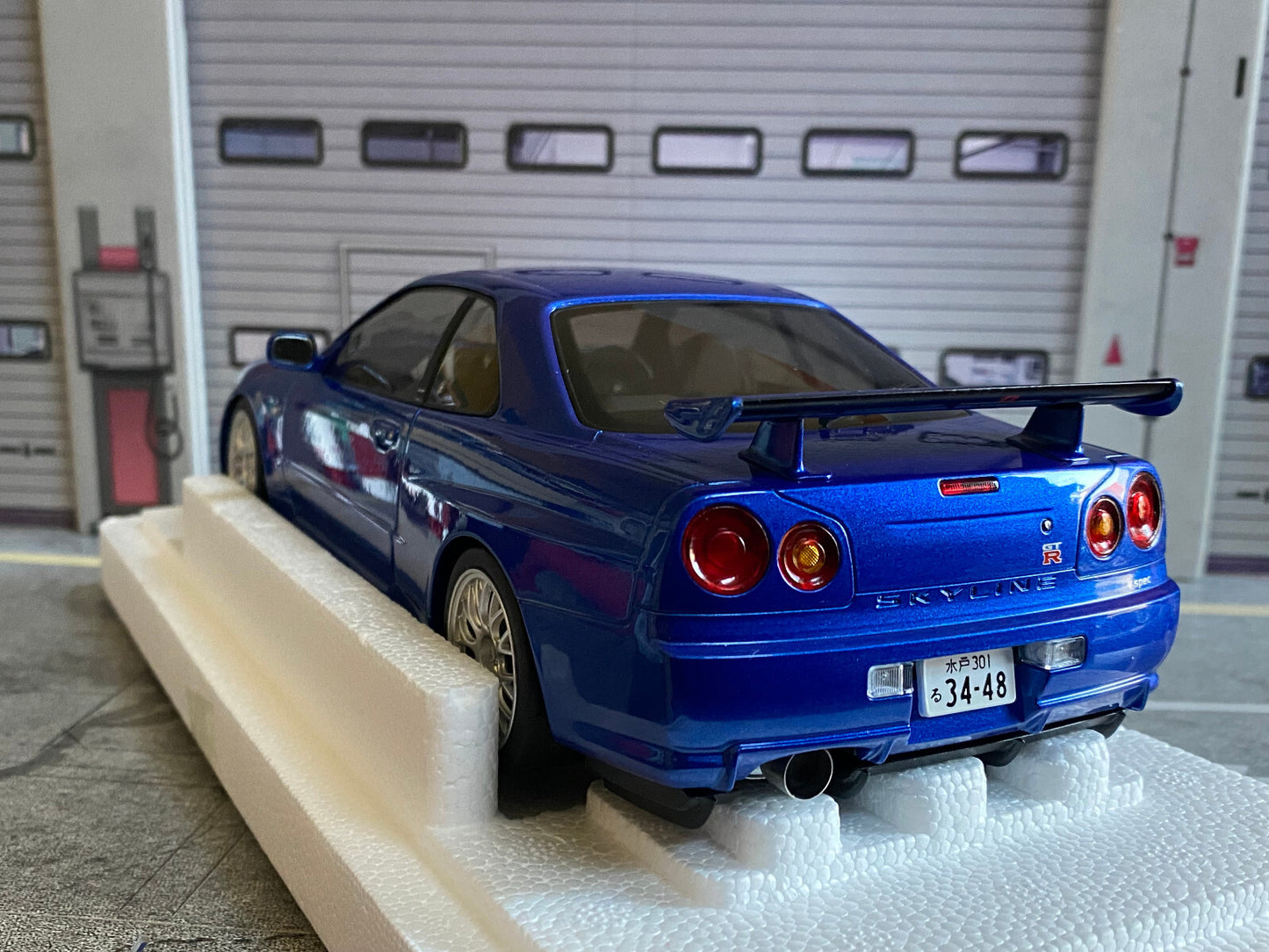 Nissan Skyline R34 GT-R + TE37-Räder Kraemo JP Performance Minichamps Neu 1:18
