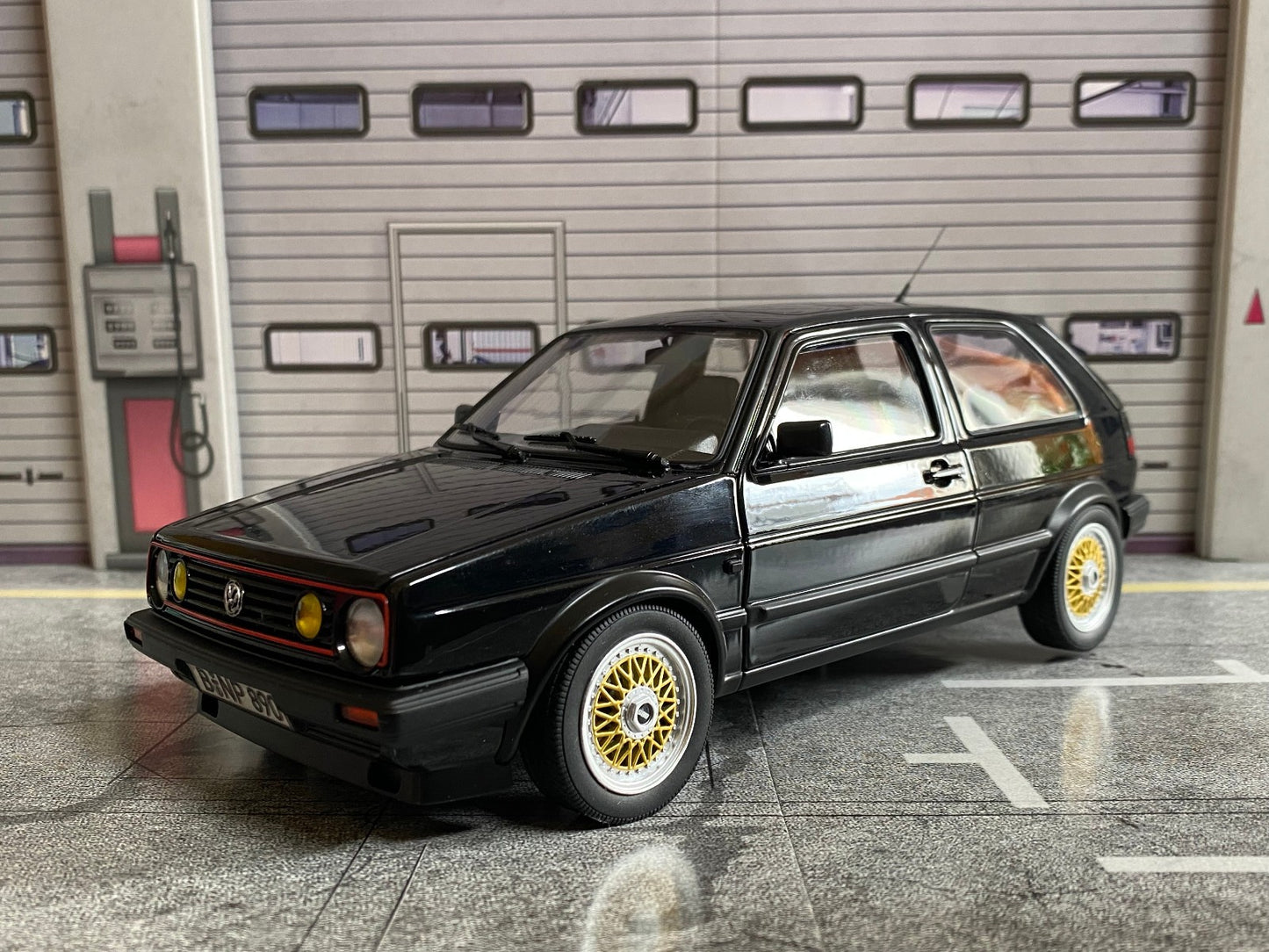 VW Golf 2 GTI G60 DigiFiz Typ 19E 1989 II Schwarz metallic Tuning Diorama Umbau 1:18