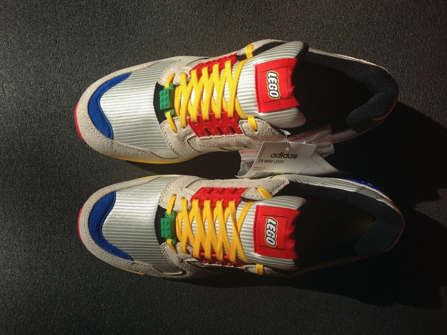 Adidas ZX 8000 x LEGO mit Lego-Box und Holzfigur FZ3482 US 12 UK 11,5 EUR 46 ⅔