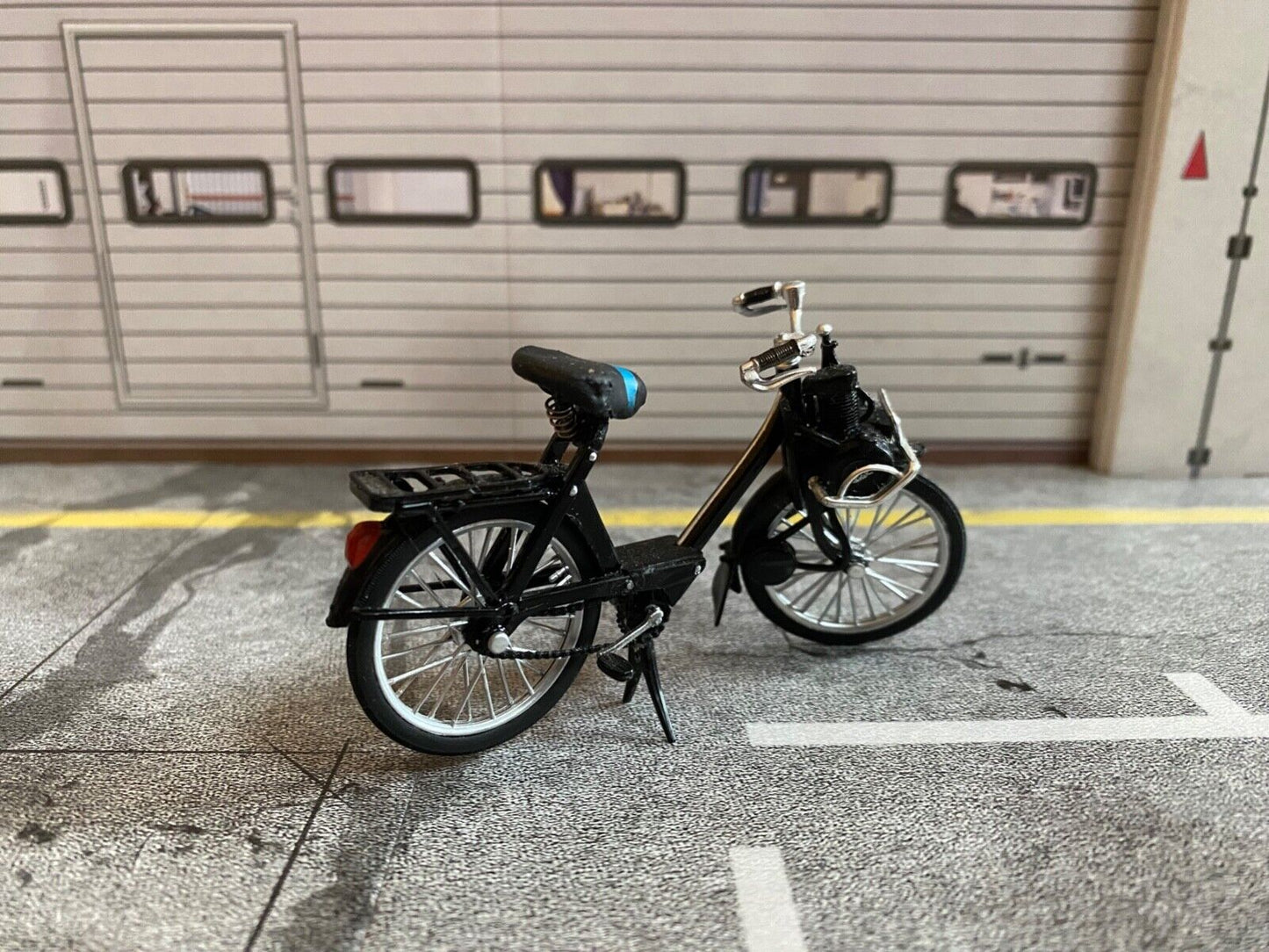 VeloSoleX 3800 1966 Three Days of the Condor Die Drei Tage des Condor Solex 1:18