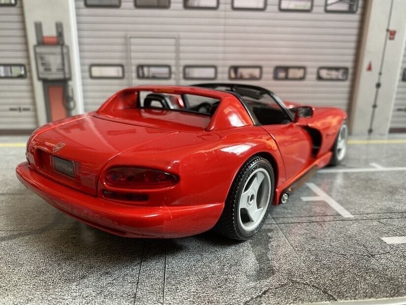Dodge Viper RT/10 rot + schwarzer Innenausstattung USA Sondermodell Bburago 1:18