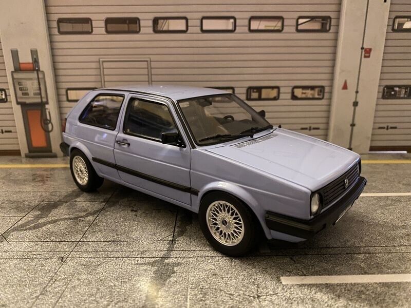 VW Golf 19E 2-Türer in Taubenblau 1 of 1 alles zu öffnen Tuning Umbau 1:18