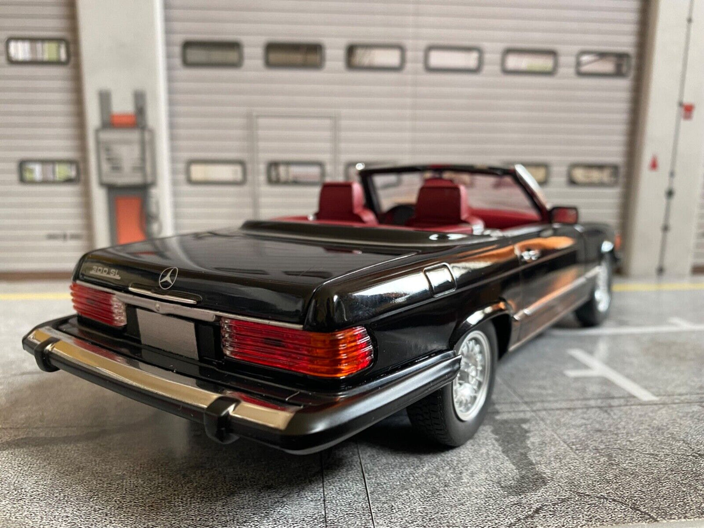 Mercedes Benz 300 SL 450 Schwarz R107 Umbau US-Version Barock Fuchs Felgen 1:18