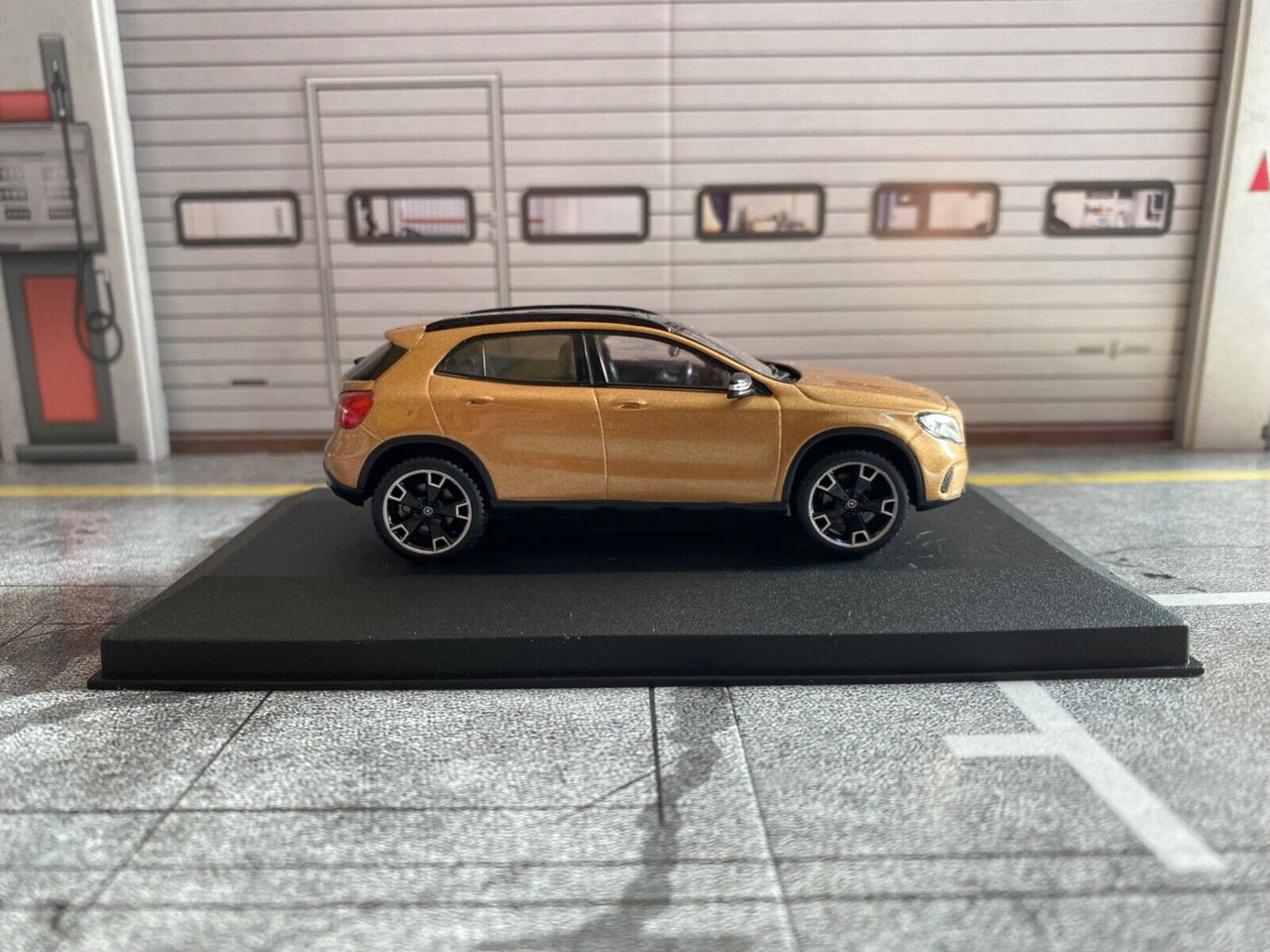 Mercedes Benz GLA aus Mercedes Benz IAA 2017 Presse-Set Minimax 1:43