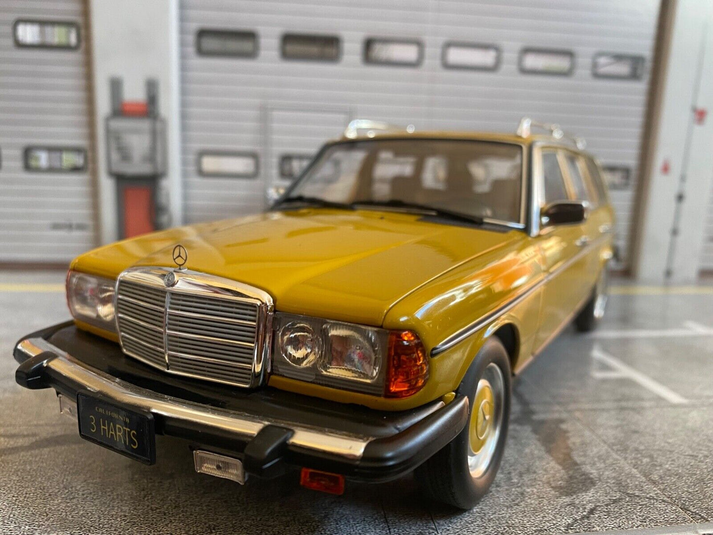 Mercedes Benz 300 TD S 123 W123 Umbau US-Version Hart aber Herzlich von Max 1:18