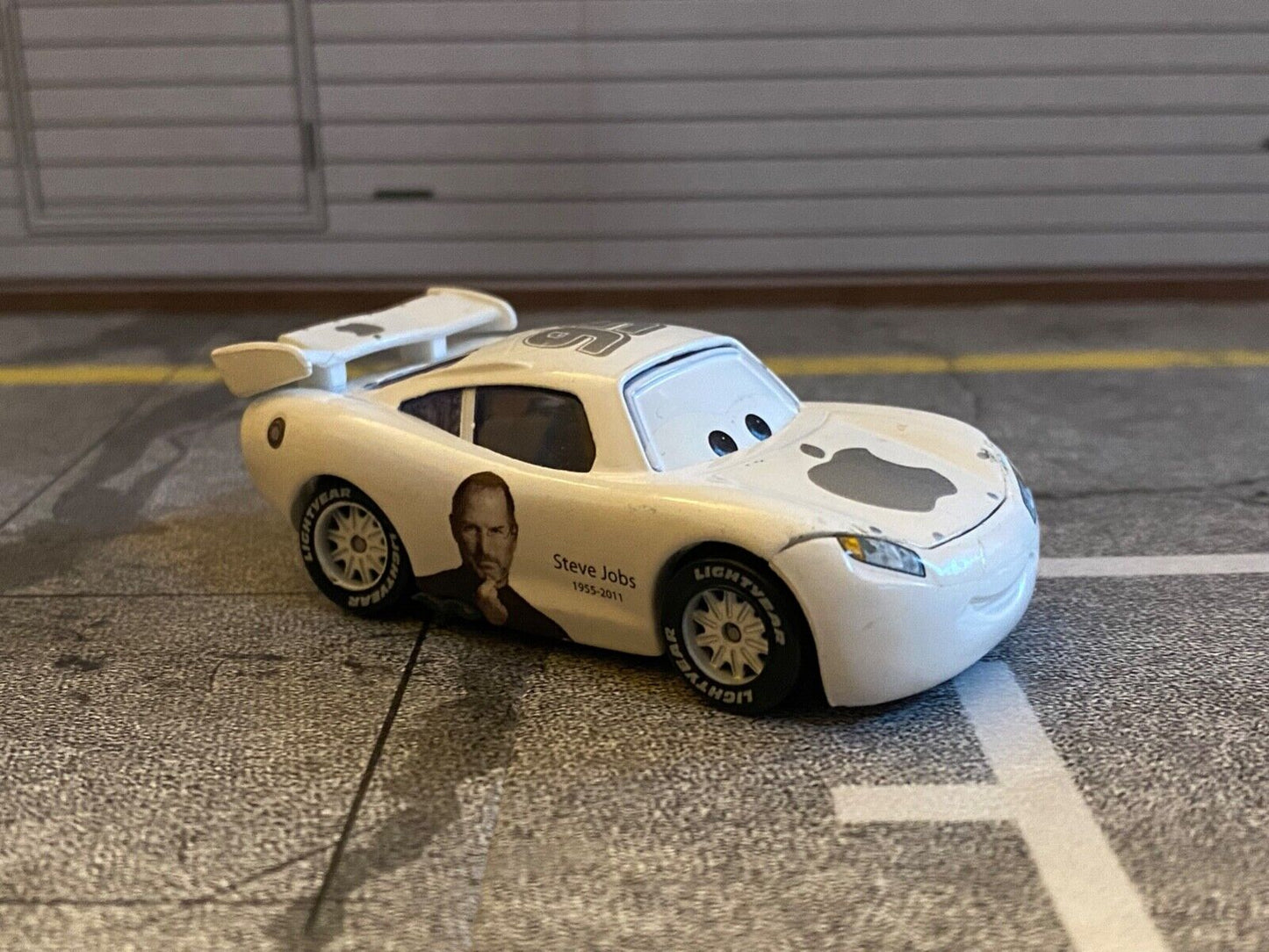 Apple Steve Jobs 1955-2011 Memorial Lightning McQueen Disney Pixar Mattel B 1:55