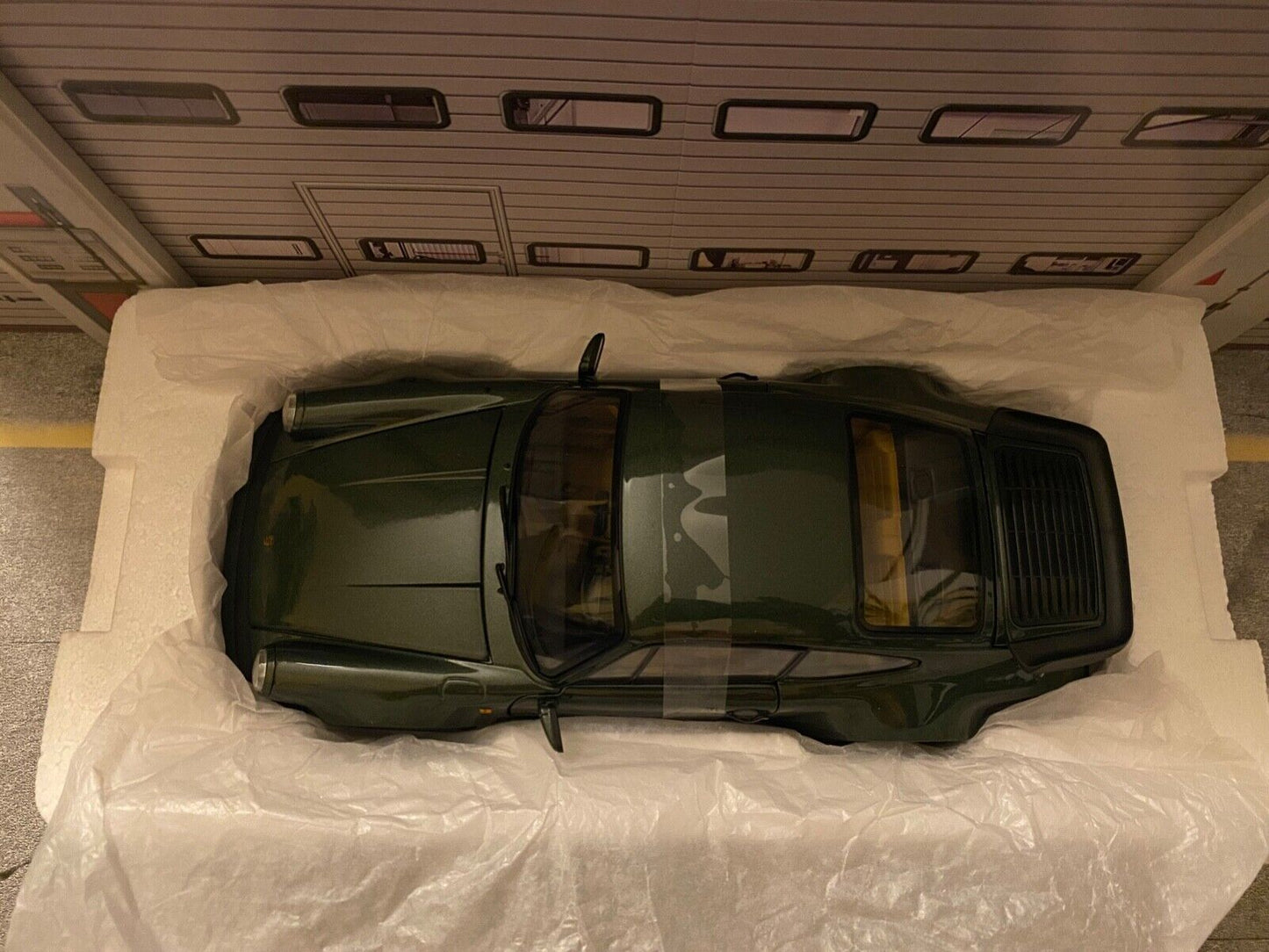 Porsche 911 3,3 Turbo 1977 Typ 930 Oakgreen Oakgrün L94E WAP0210160A Norev 1:18