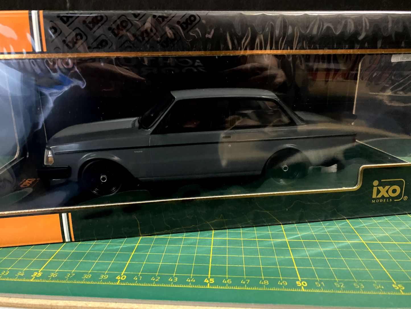 Volvo 240 Turbo Custom 1985 grau IXO 18CMC089.22 Neu in Box new in box 1:18