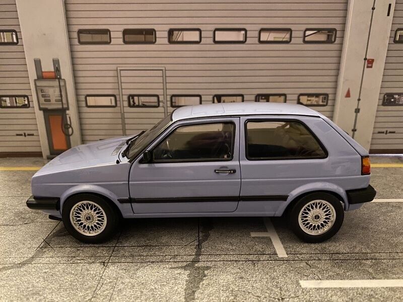 VW Golf 19E 2-Türer in Taubenblau 1 of 1 alles zu öffnen Tuning Umbau 1:18