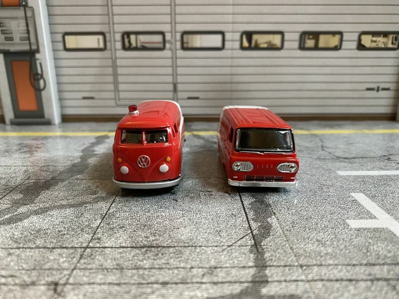 Ford Econoline Van & VW Bus T1 Starsky & Hutch 1:64